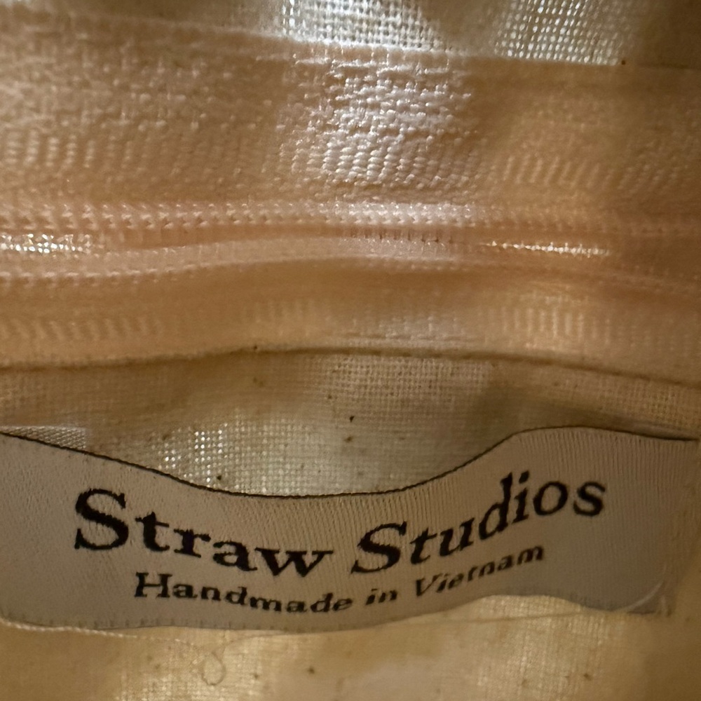 Straw Studios “Eco Straw Bag” Cream and black Macramé bag with wooden handles! - Picture 4 of 5